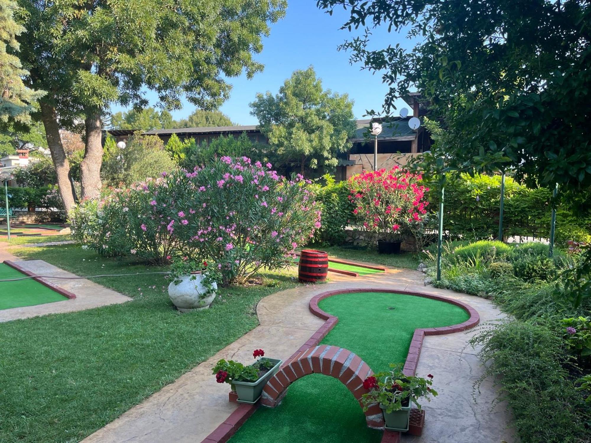 Oleander House And Tennis Club Sunny Beach Ngoại thất bức ảnh