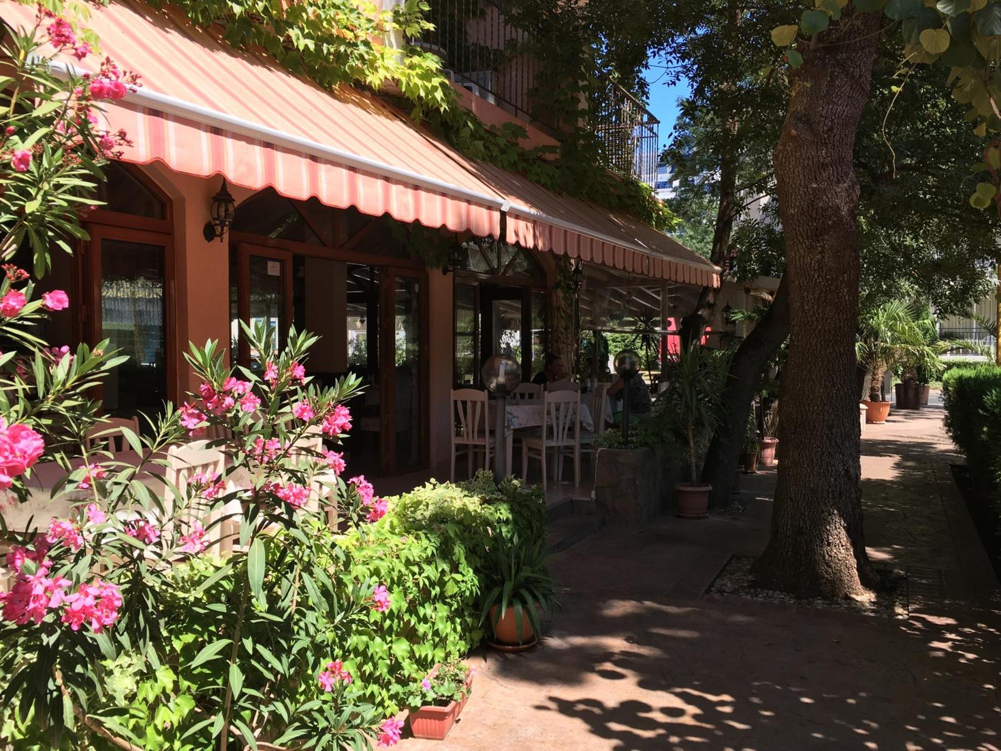 Oleander House And Tennis Club Sunny Beach Ngoại thất bức ảnh